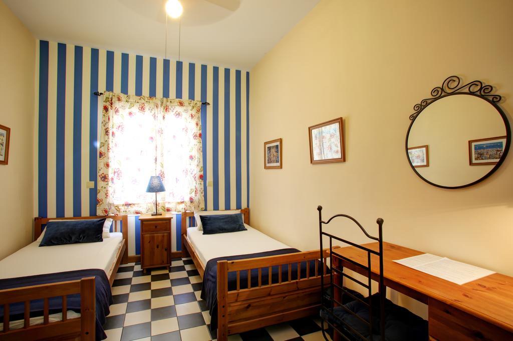Malaga Lodge Guesthouse Guest house Malaga